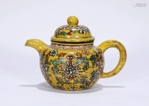 A Painted Yixing Glaze Teapot Qing Dynasty