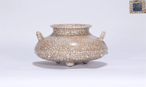 A Ge-ware Jar Qianlong Style