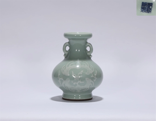 A Celadon Glazed Vase Qianlong Style