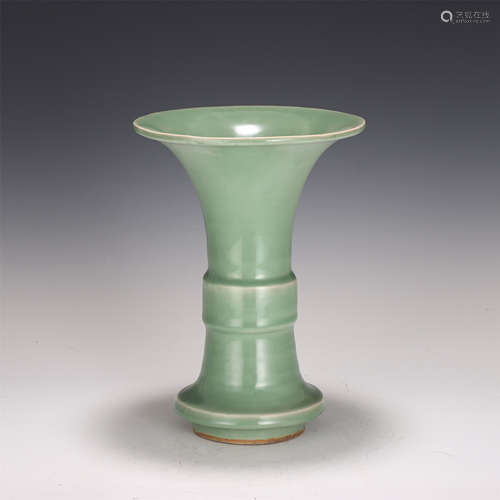 A Longquan Celadon Glazed Beaker Vase