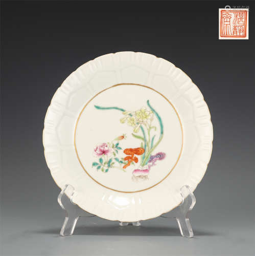 A Famille Rose Narcissus Plate