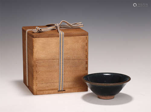 A Jian-ware Hare Fur Tea Bowl with Wooden Box