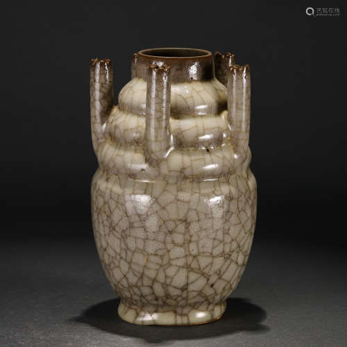A Guan-ware Crackle Five-sprouts Vase