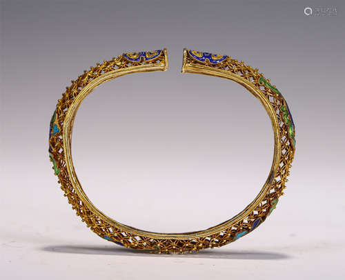 A Gilt-silver Enameled Bangle