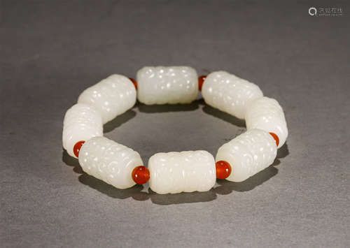 A White Jade Beaded Bracelet