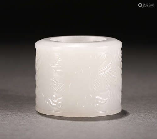 A Carved White Jade Archers Ring