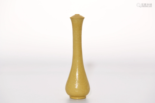 A Yellow Glazed Brush Holder Wanli Mark