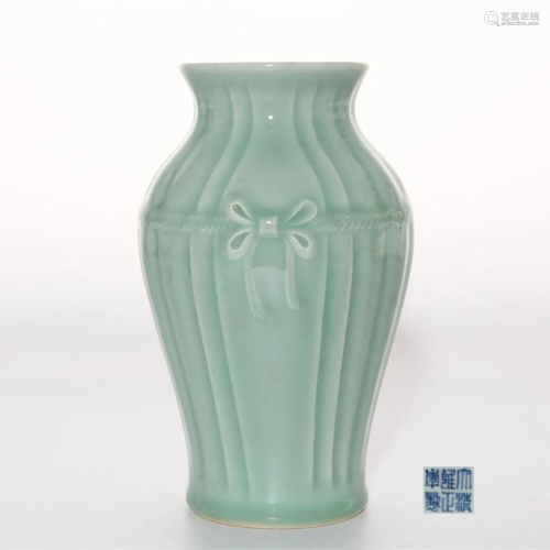 A Celadon Glazed Vase Yongzheng Mark