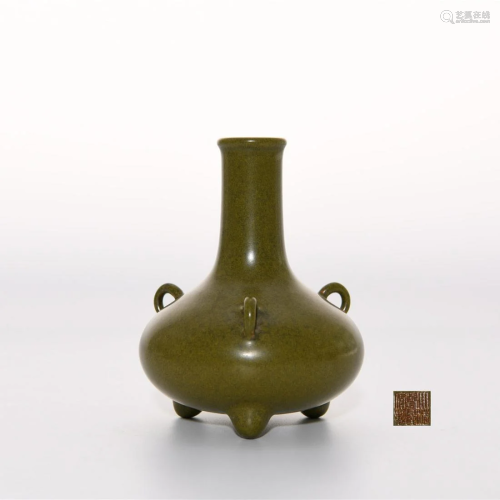 A Tea-dust Glazed Vase Qianlong Mark