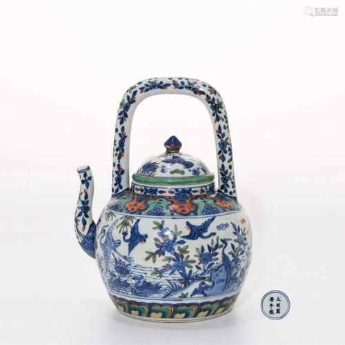 A Doucai Birds Teapot Qianlong Mark