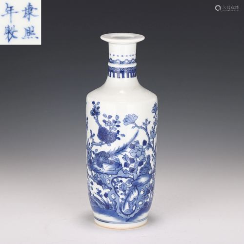 A Blue and White Mallet Vase