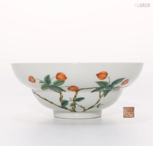 A Famille Rose Waisted Bowl