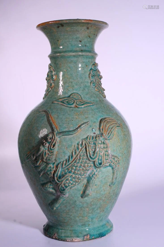 A CARVED RUYAO-GLAEZD VASE