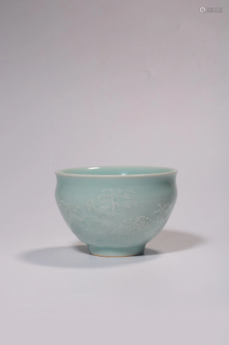 A CELADON LONGQUAN-GLAZED CUP.QING PERIOD