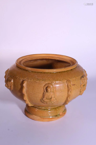 A YUEYAO-GLAZED JAR.TANG PERIOD