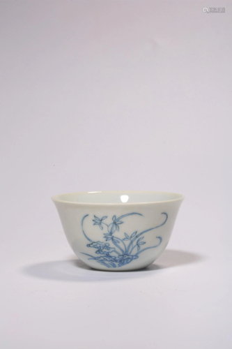 A BLUE AND WHITE CUP.MARK OF YONGZHENG