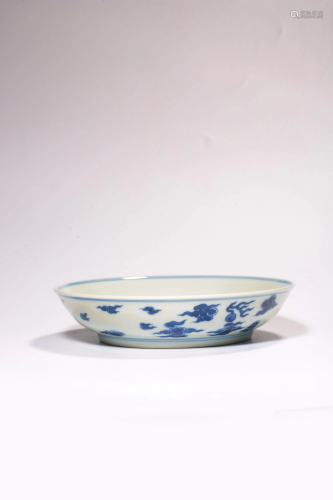 A BLUE AND WHITE DISH.QING PERIOD