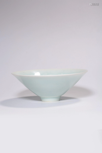 A CARVED QINGBAI-GLAZED BOWL.SONG PERIOD