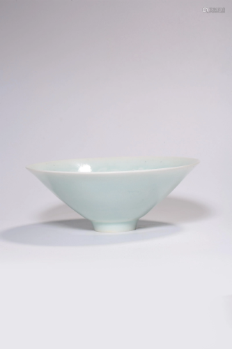 A CARVED QINGBAI-GLAZED BOWL.SONG PERIOD