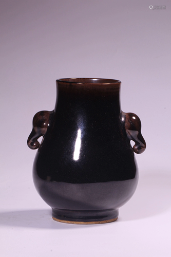 A BRONZE-GLAZED VASE.QING PERIOD