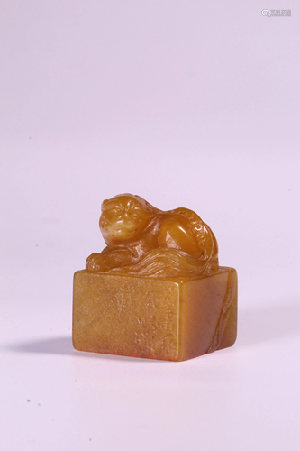 A CRAVED TIANHUANGSTONE LION SEAL