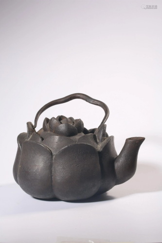 AN IRON TEAPOT AND COVER.QING PERIOD