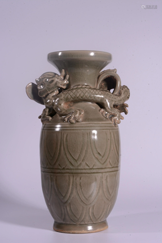 A CELADON LONGQUAN-GLAZED VASE.MING PERIOD