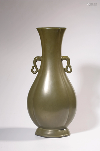 A TEA-DUST GLAZED VASE.MARK OF YONGZHENG