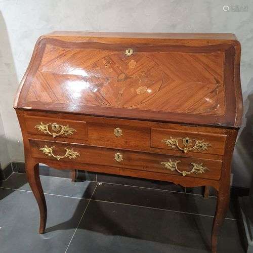 BUREAU DE PENTE En bois de placage de rose et de violette Ou...