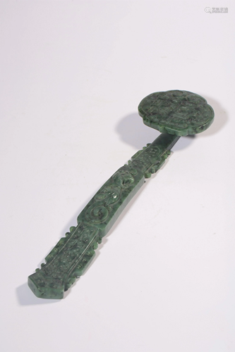 A CARVED SPINACH JADE RUYI SCEPTER.QING PERIOD