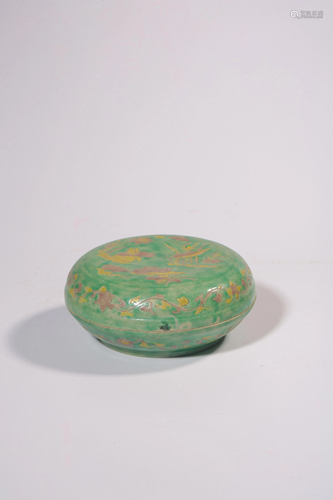 A SANCAI-GLAZED BOX AND COVER.MING PERIOD