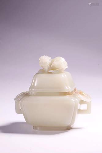 A CARVED WHITE JADE CNESER AND COVER.QING PERIOD