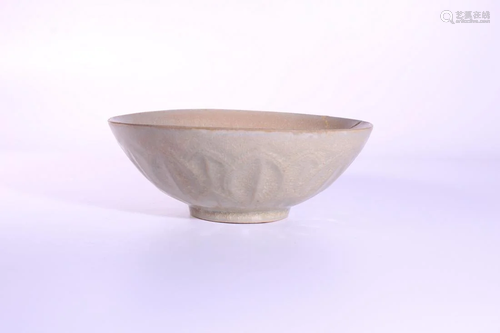 A CELADON LONG QUAN-GLAZED BOWL