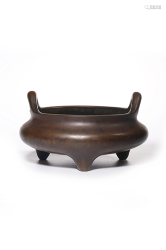 A BRONZE TRIPOD CENSER.QING PERIOD