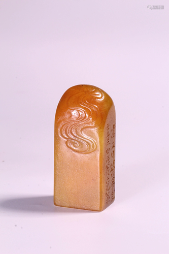 A CARVED TIANHUANGSTONE SEAL