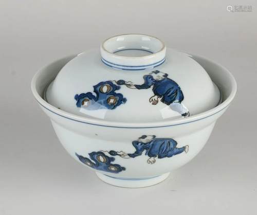 Chinese porcelain hooded bowl with lid. Decorated with