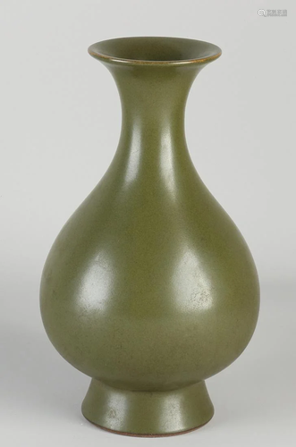 Chinese porcelain vase with tea glaze. With bottom