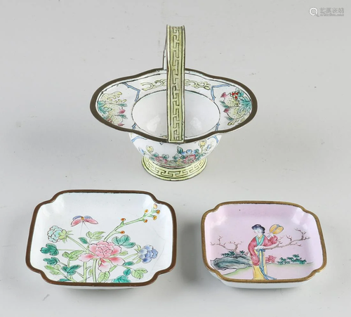 Three parts old/antique Chinese enamel. Twice patti pan