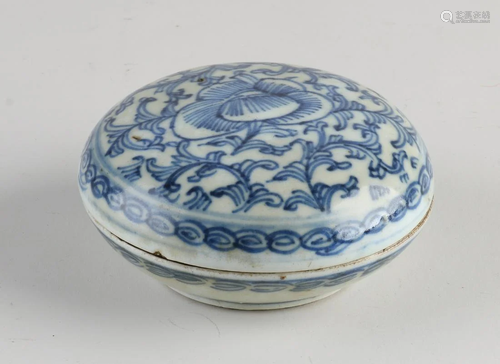 18th - 19th century Chinese porcelain ointment jar with