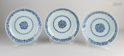 Three Chinese porcelain Queng Lung plates with floral