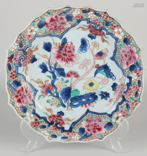 18th century Chinese porcelain Family Rose plate with