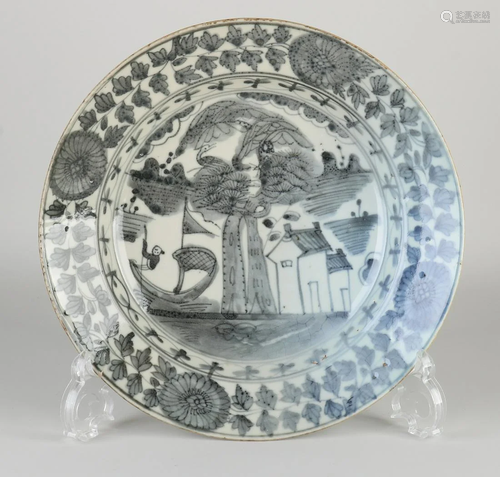 17th century Chinese porcelain Swatow plate with bottom