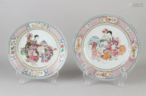 Two finely decorated Chinese porcelain Family Rose