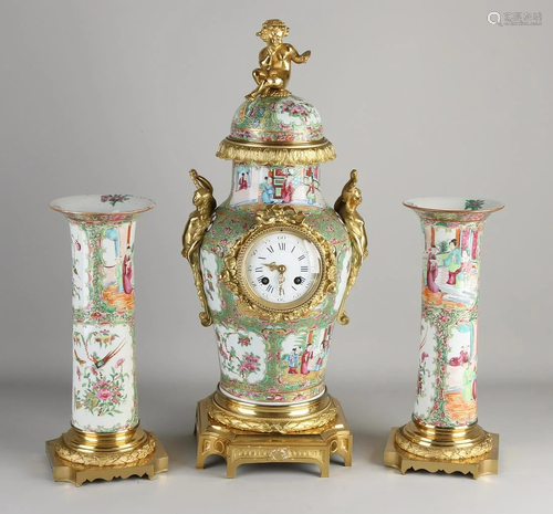 Large 19th century Chinese porcelain Cantonese clock