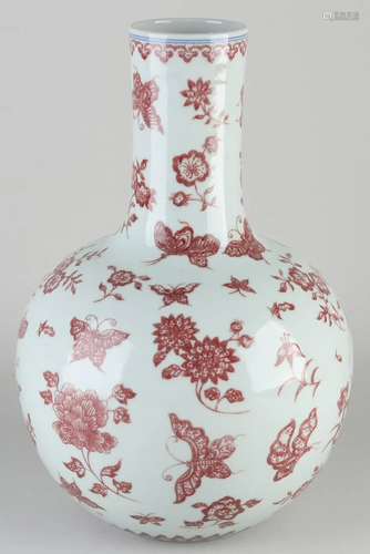 Large Chinese porcelain vase with floral/butterfly