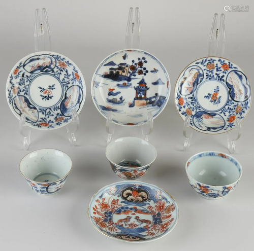 Lot of 18th century Chinese porcelain cups and saucers.