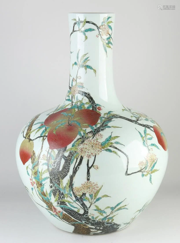 Very large Chinese porcelain peach vase with bottom