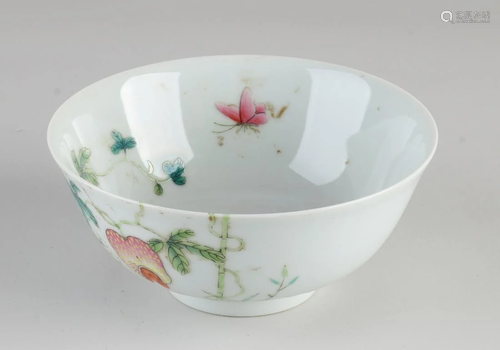 Chinese porcelain Family Rose bowl with