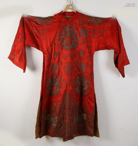 Chinese garment made of silk. Stitched vest with bird