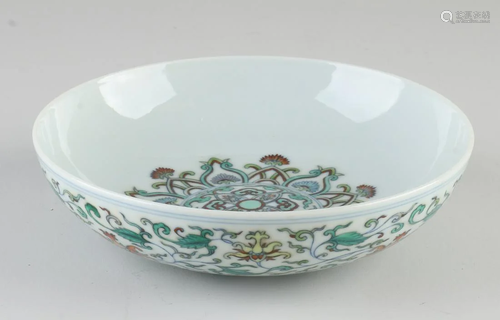 Chinese porcelain bowl with floral decor, front +